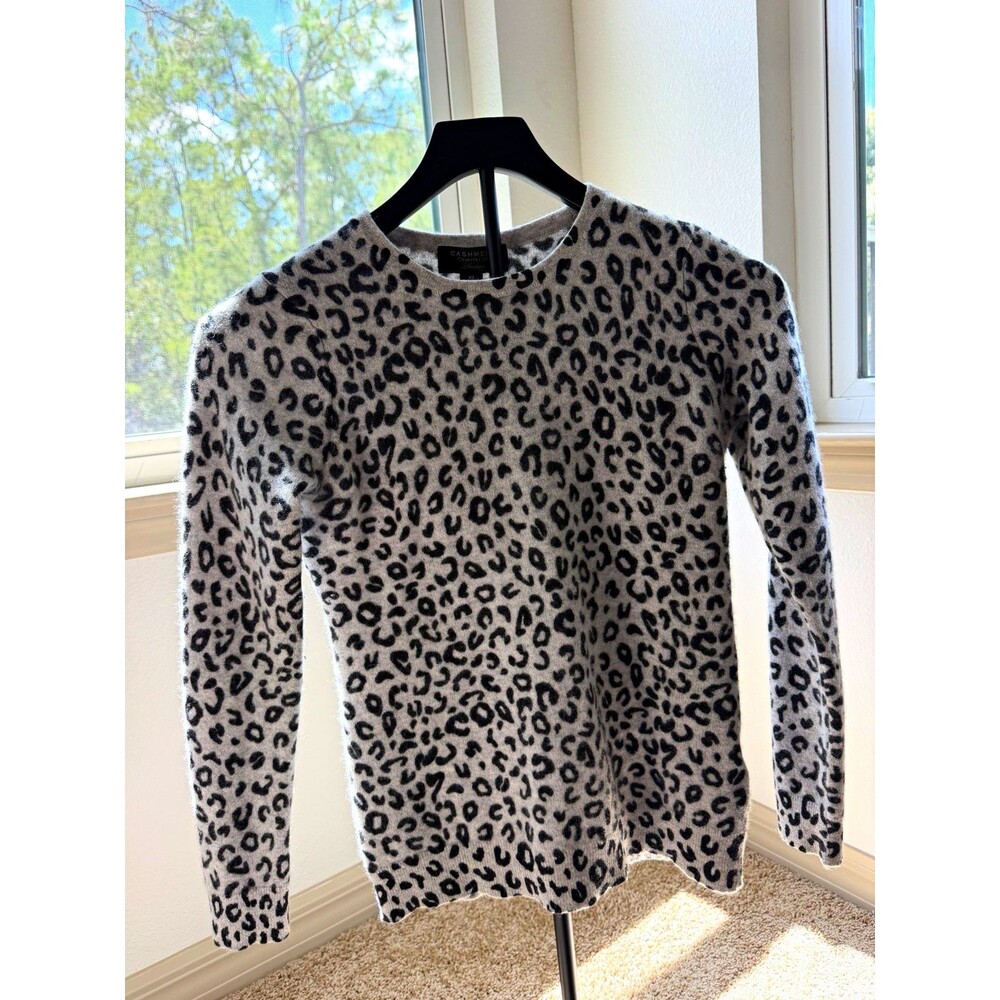 Cashmere Charter Club Gray/Black Leopard Print Cashmere Knit Crew Neck XS